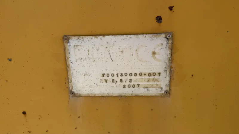 Manufacturer’s nameplate